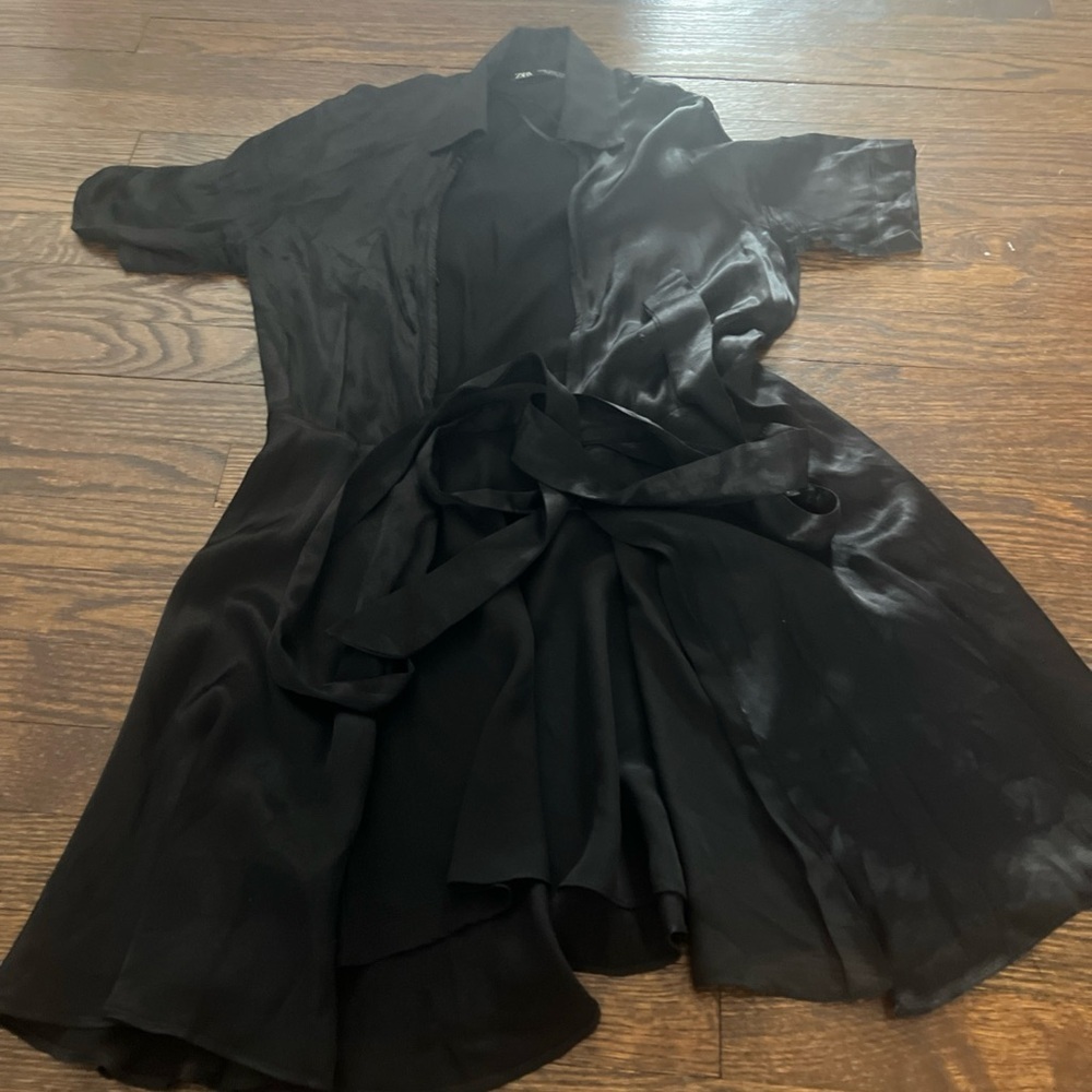 Zara Short Sleeve Black Satin Collared V Neck Wrap Dress Sz XS